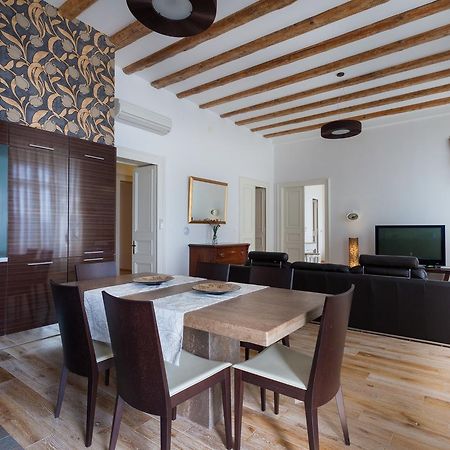 Luxury Beachfront Apartment Banje Dubrovnik Eksteriør billede