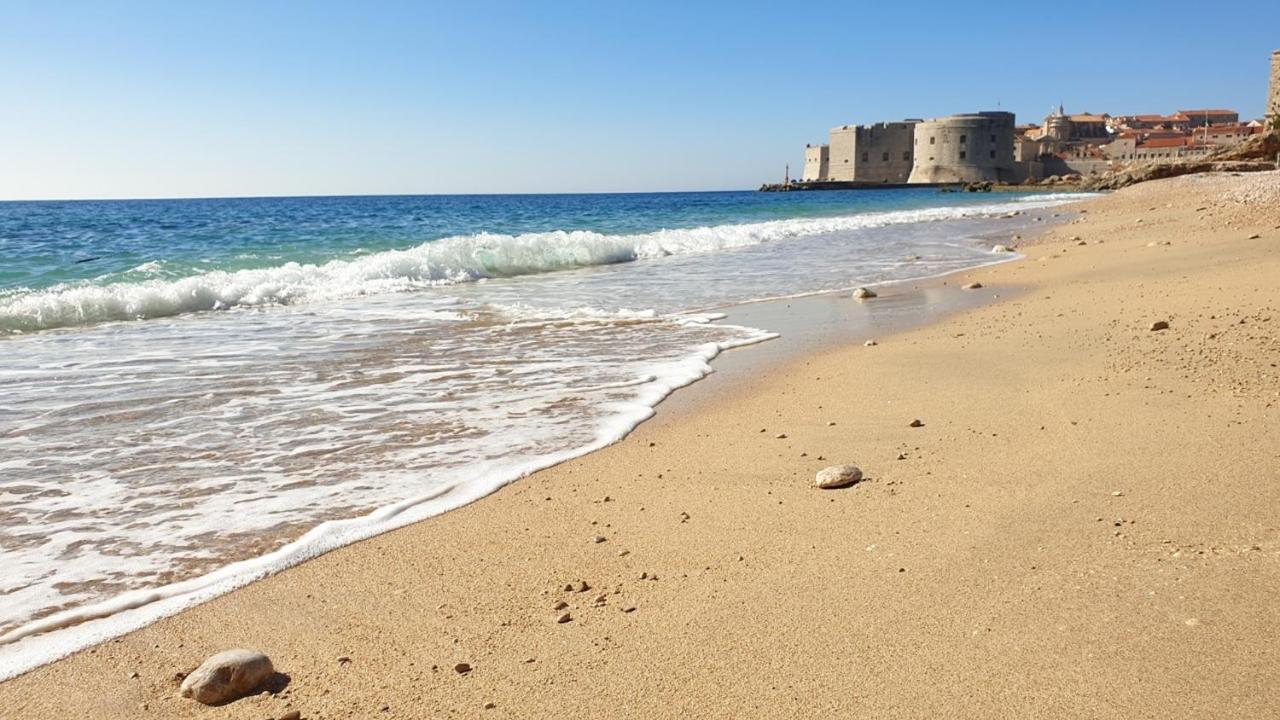 Luxury Beachfront Apartment Banje Dubrovnik Eksteriør billede