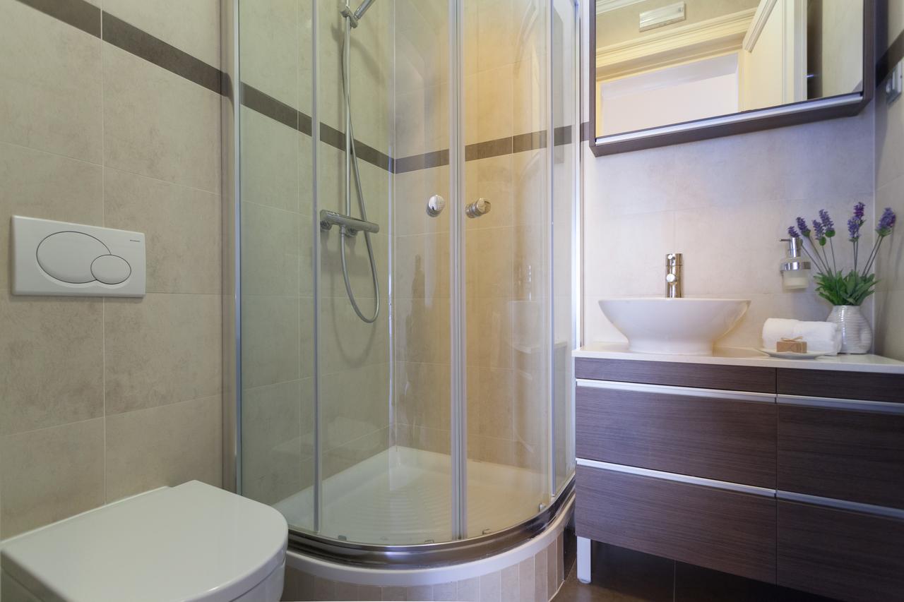 Luxury Beachfront Apartment Banje Dubrovnik Eksteriør billede