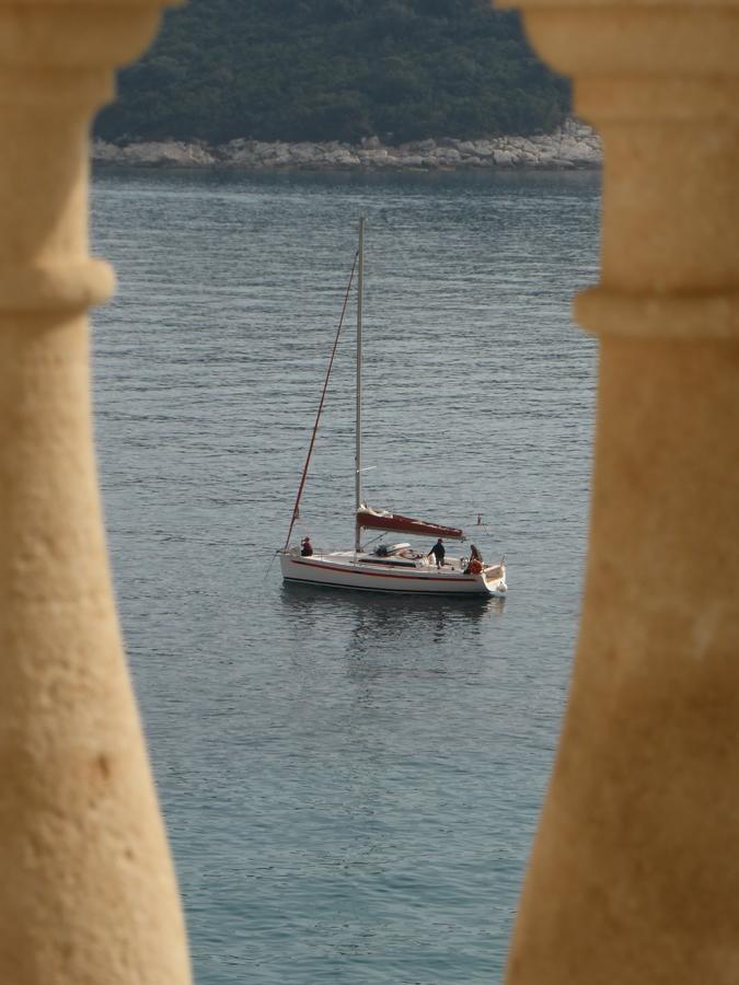 Luxury Beachfront Apartment Banje Dubrovnik Eksteriør billede