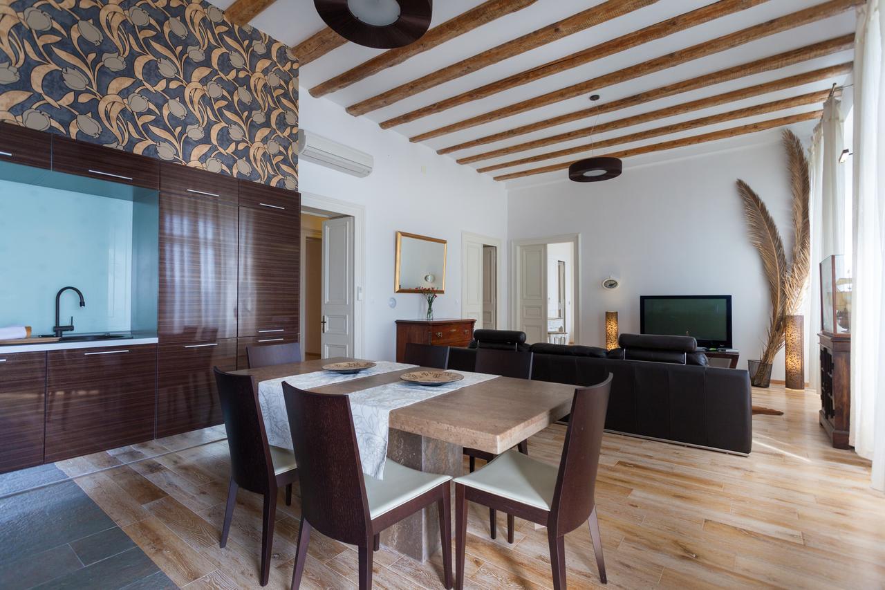 Luxury Beachfront Apartment Banje Dubrovnik Eksteriør billede