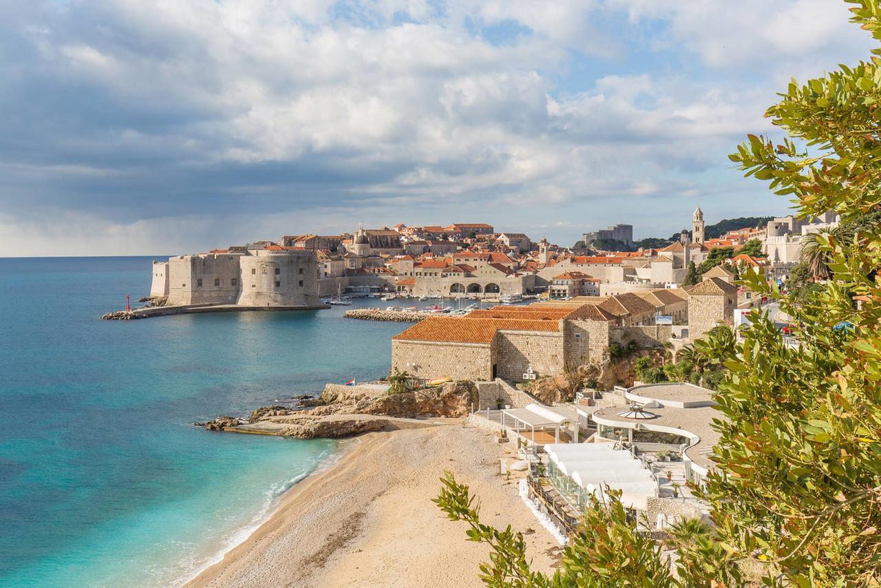 Luxury Beachfront Apartment Banje Dubrovnik Eksteriør billede